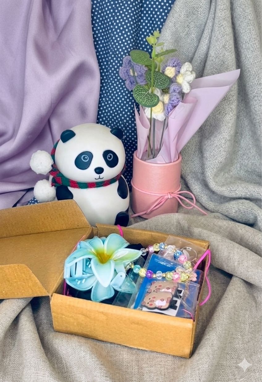 CLASSIC CHARM LOVE HAMPER